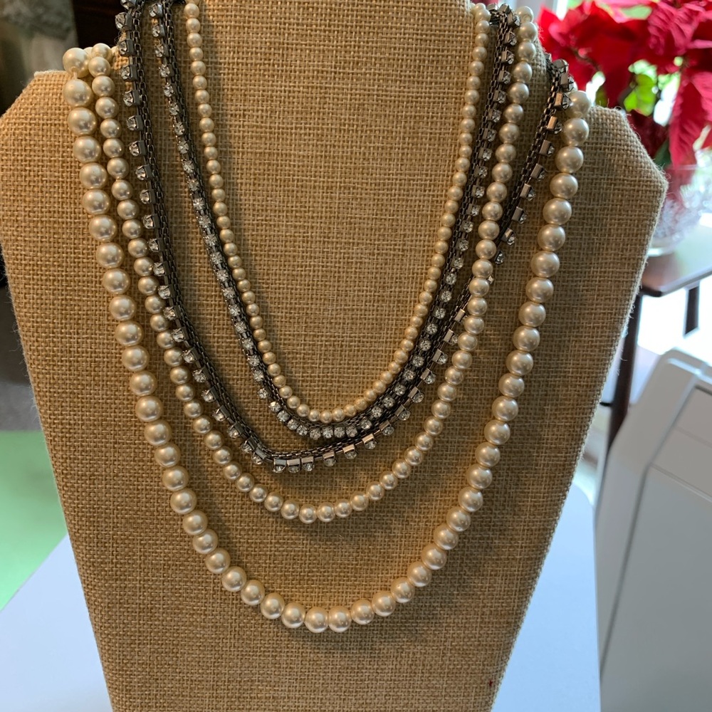 Vintage Aldo Elegant Pearl and Silver Necklace